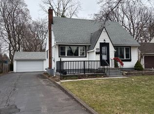 6088 Dorchester Rd, Niagara Falls, ON L2G 5T2