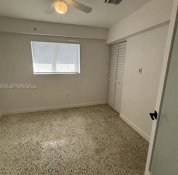 560 NW 1st St #7 — Photo 12