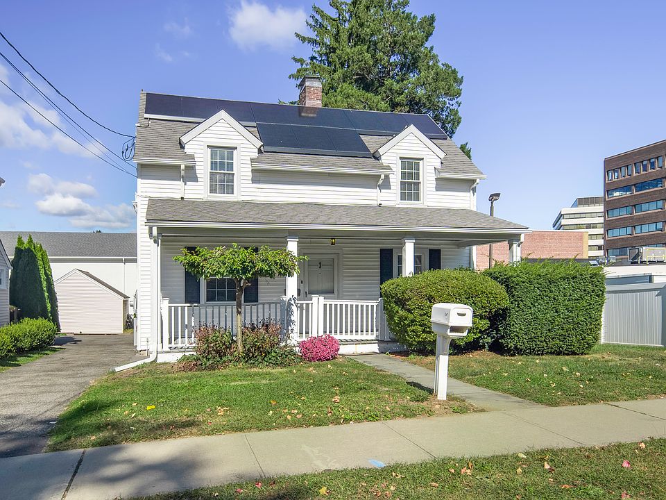 1st image of 15A Forest Lawn Ave #0