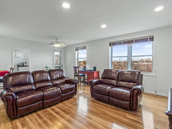 162-01 Powells Cove Boulevard image 6 of 27