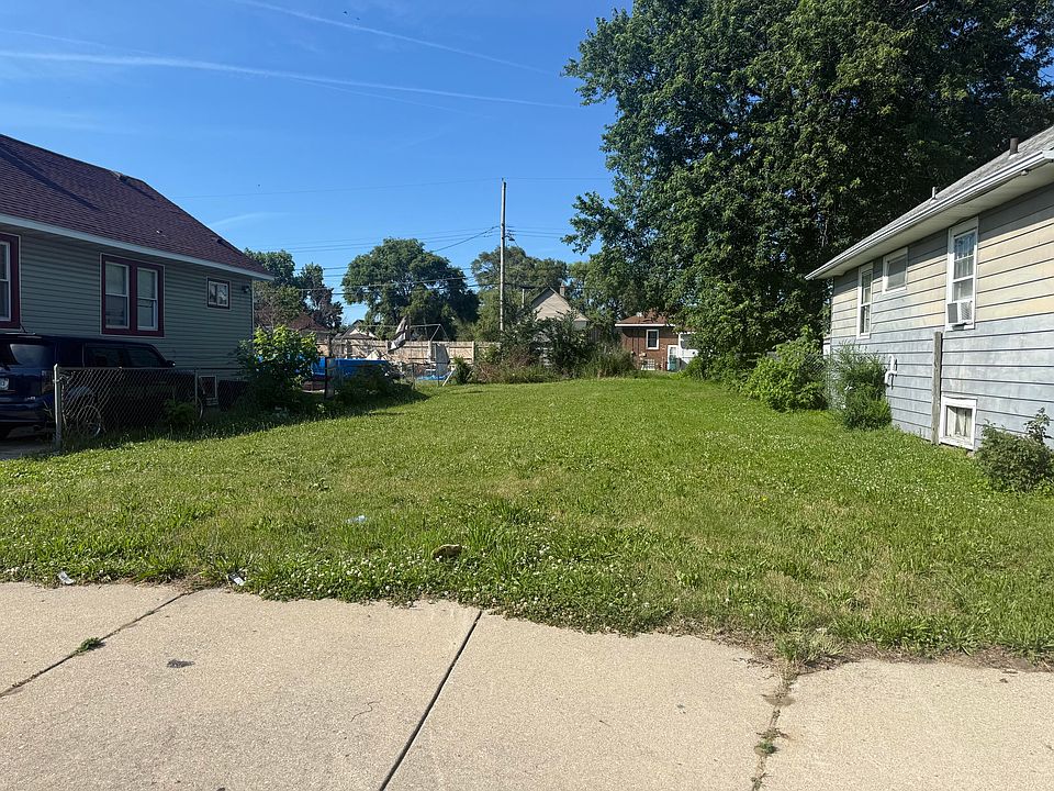 1st image of 943 Sibley St