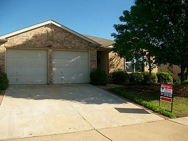 1st image of 215 Prentice Dr