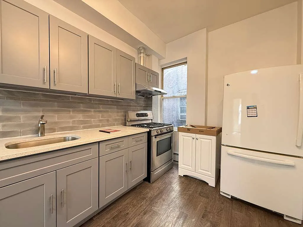 Building Photo - 7208 Forest Ave #1