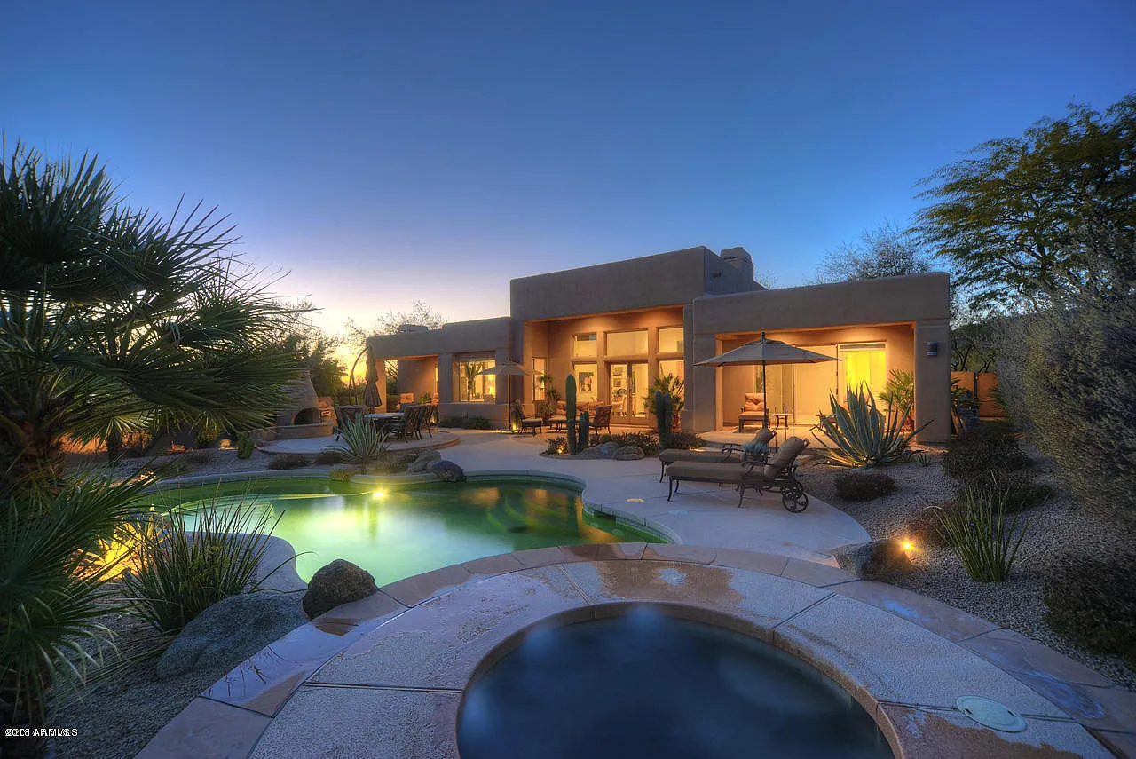 3 bed, 3.0 bath, 3000 sqft, $9,700 — Photo 1