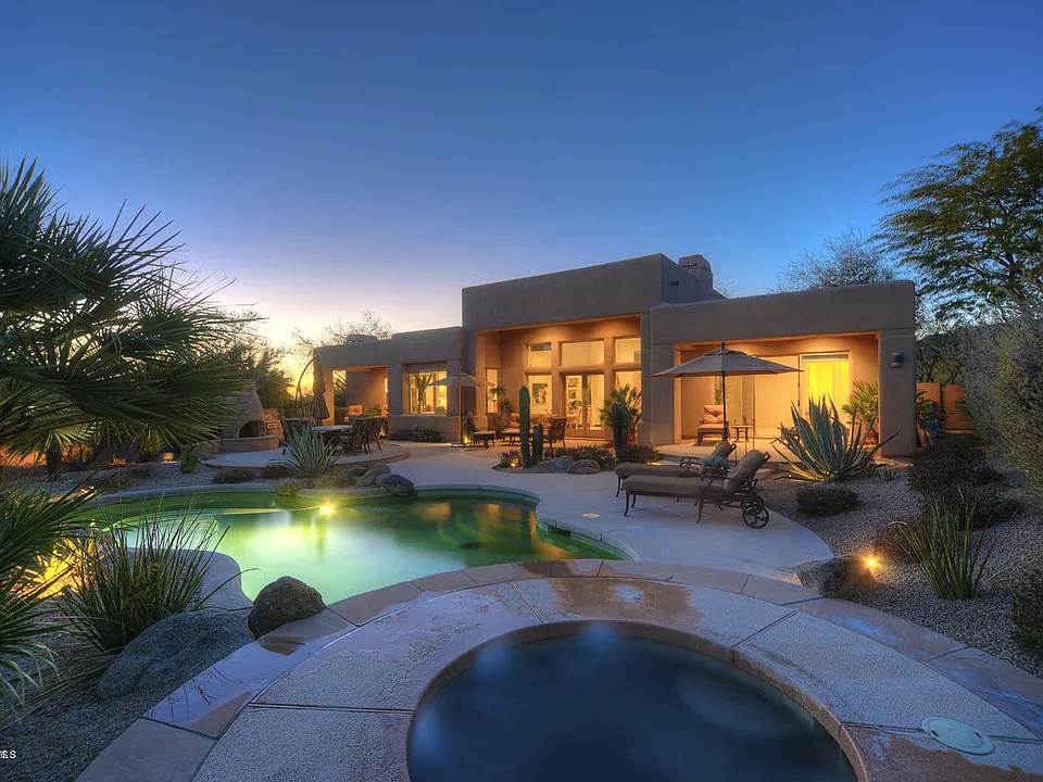 34125 N Boulders Pkwy