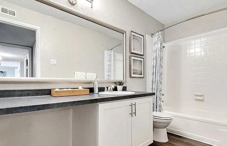 Viridian Apartments — Photo 37