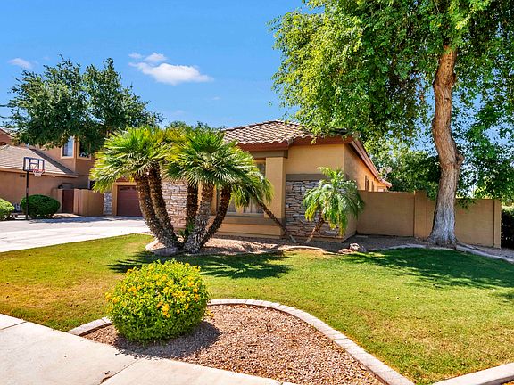 2nd image of 847 E Carla Vista Dr