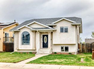 6 S Timmons Close, Lacombe, AB T4L 2M7