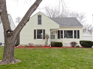 325 19th St NW, Cedar Rapids, IA 52405