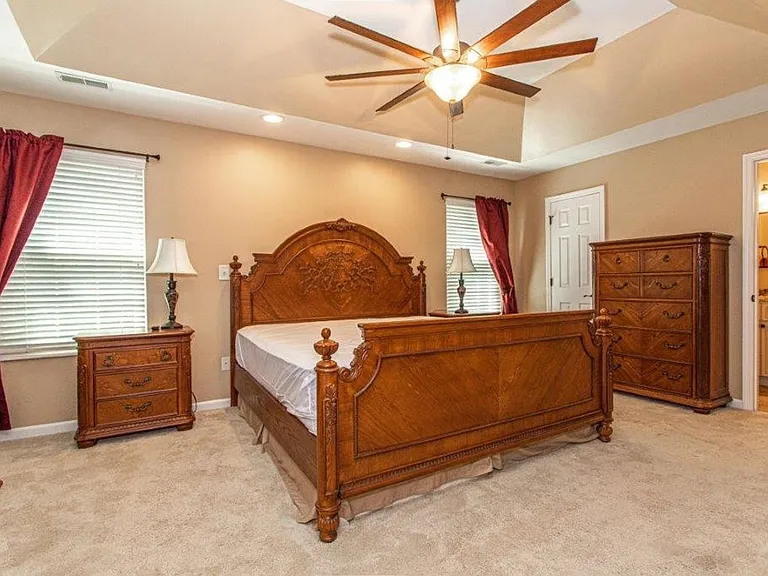 10714 Prince Albert Way — Photo 11