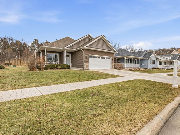 3rd image of 460 O'Hagan Dr