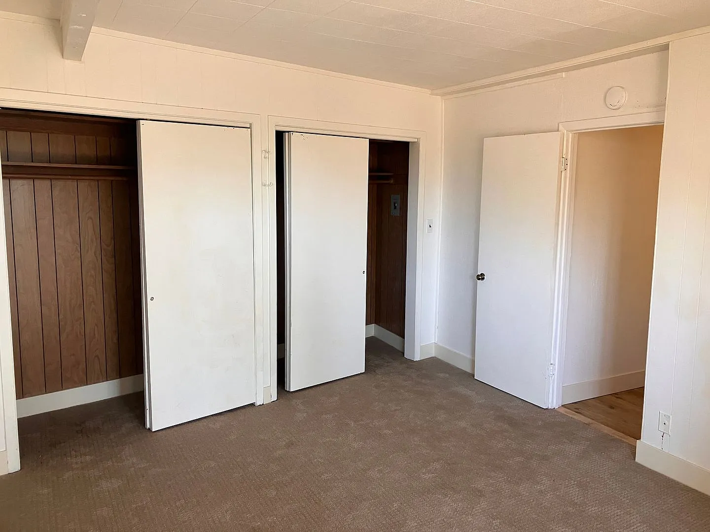 636 Lakeview Dr #2 photo 1
