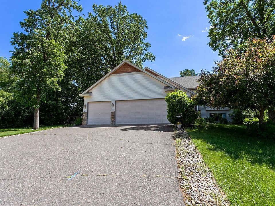 1st image of 956 Sunflower Way