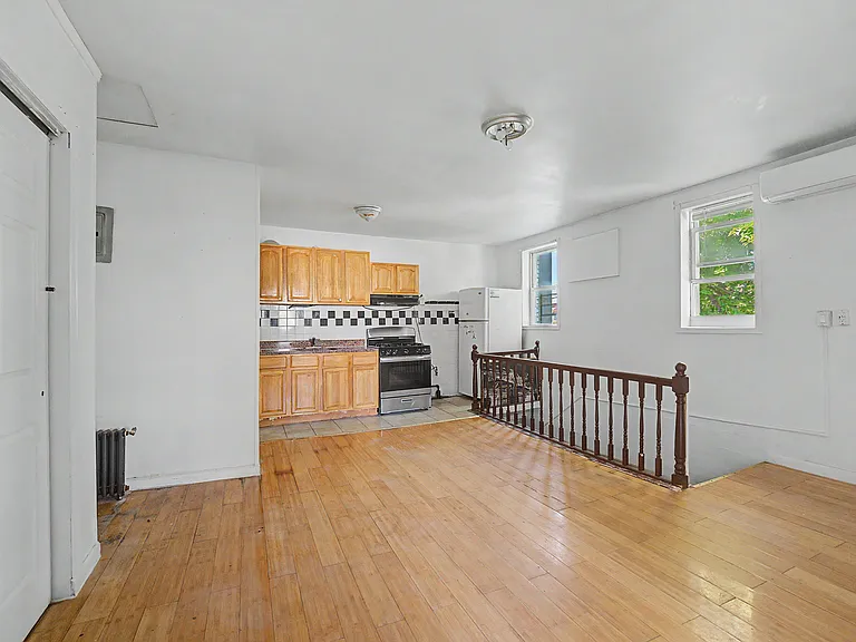 Atkins Ave — Photo 2