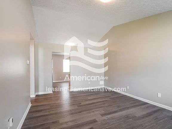 1828803_005_living_room_12757337.jpg