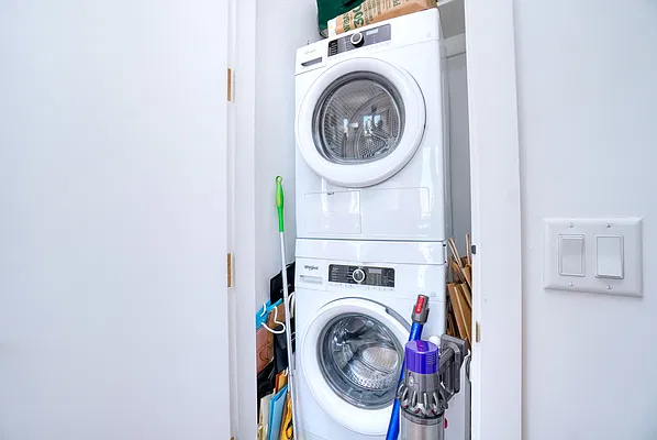 Laundry, photo 1