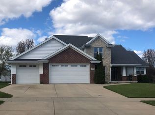 2690 Prairie Garden Trl, Green Bay, WI 54313