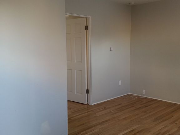 4th image of 4573 51st St