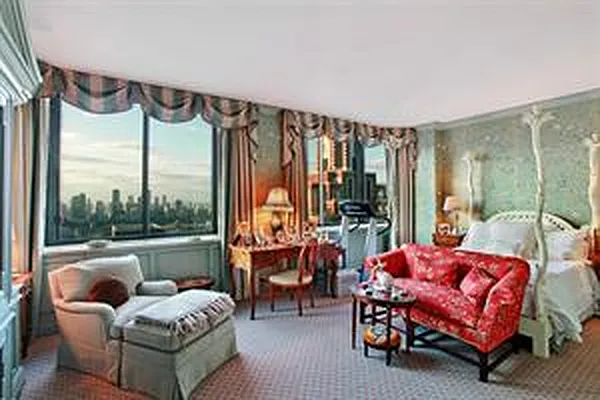 Sold by Corcoran | media 18