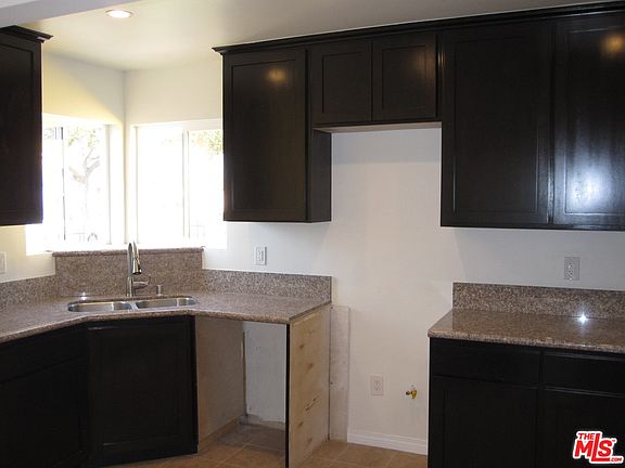 4th image of 3612 W 113th St