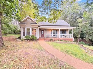 608 Beechtree Ct, Burns, TN 37029