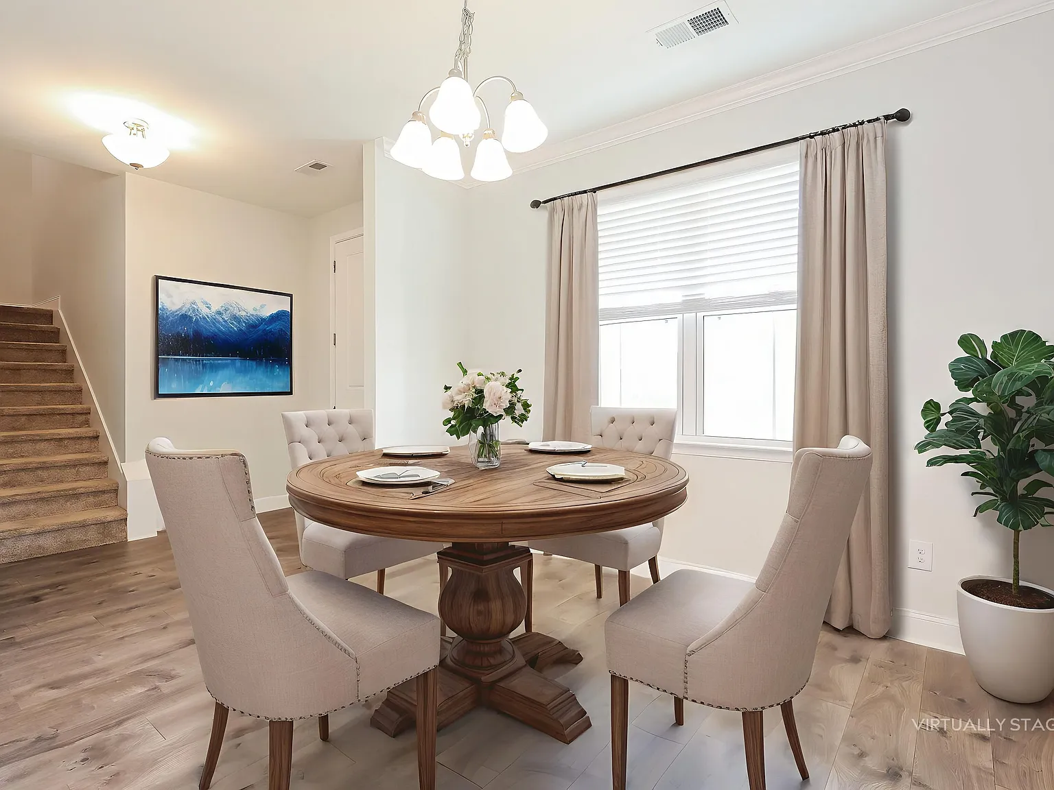 4 bed, 2.5 bath, 1927 sqft, $1,999 — Photo 4