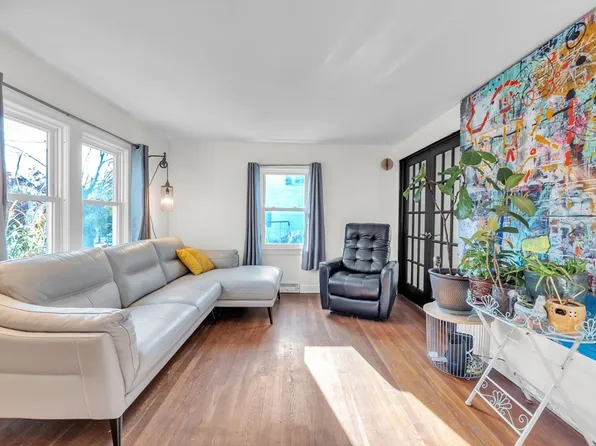 5 Birch Hill Rd, Worcester, MA 01606