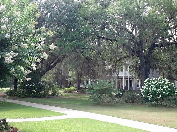 Common Courtyard