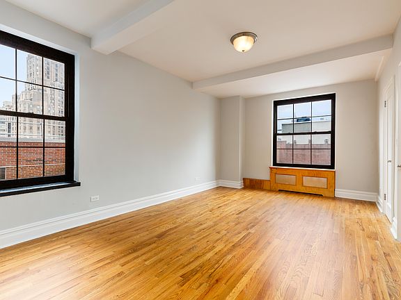 4th image of 1 University Pl APT 6K