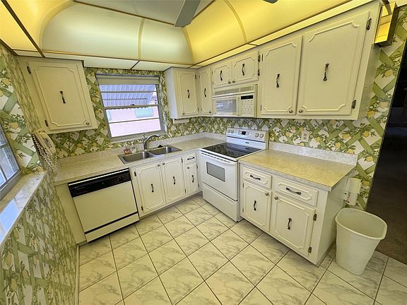 4th image of 710 Whippoorwill Lane #710