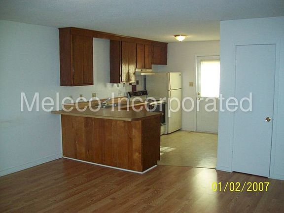 2nd image of 100 Suzanne Cir