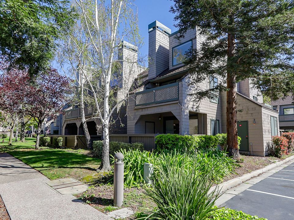 1st image of 33 Pelican Ln