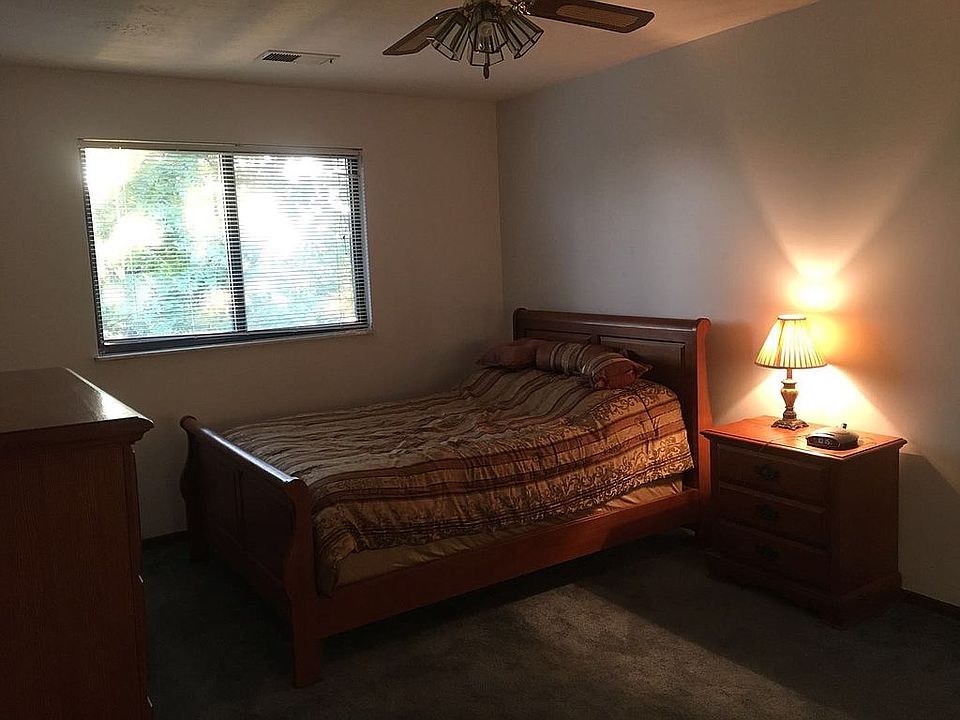 2nd image of 518 Riddle Rd APT 11