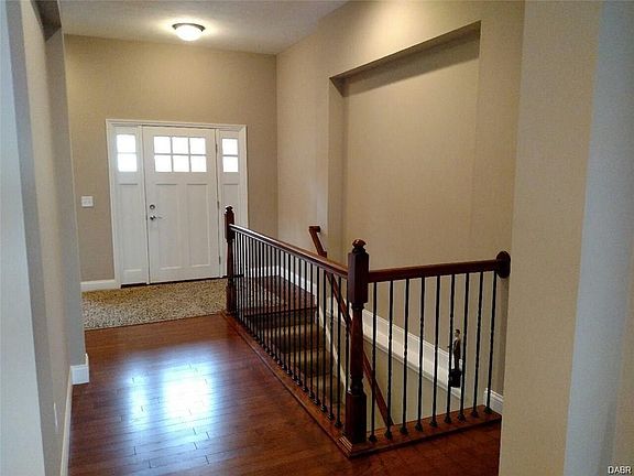 5th image of 452 Carrick Dr