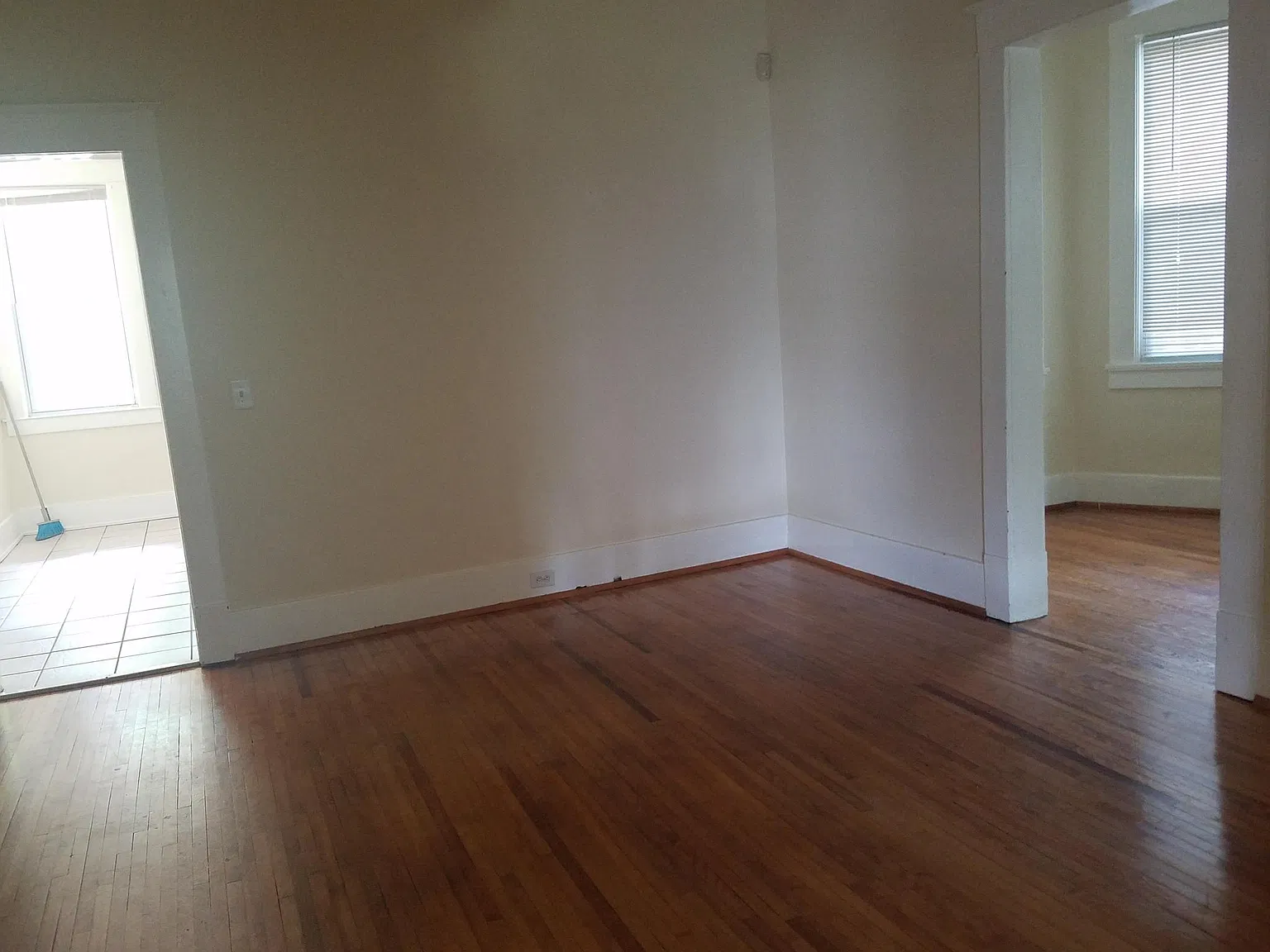 821 Russell St — Photo 4