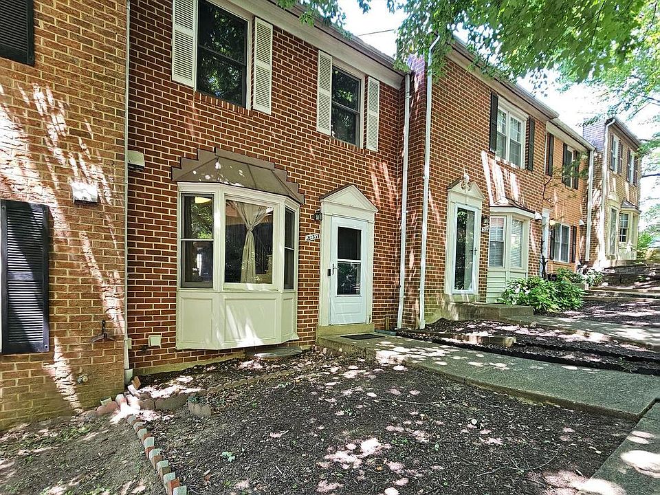 1st image of 2037 S Glebe Rd