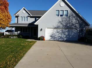 320 Carlyle Ct, Brandon, WI 53919