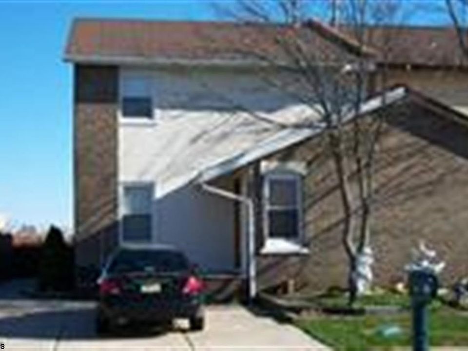 2nd image of 503 N Victoria Ave #B