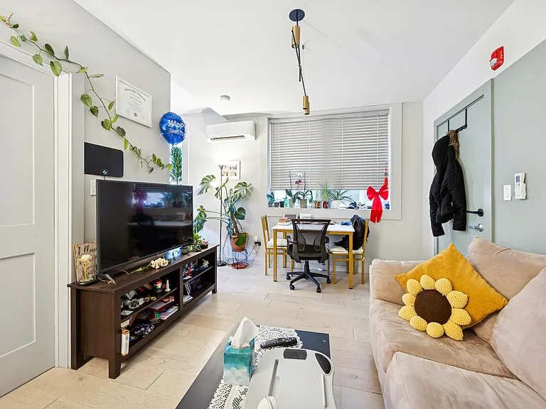 1123 S 47th St #2 — Photo 5
