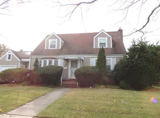 65 Sagamore St, Freeport, NY
