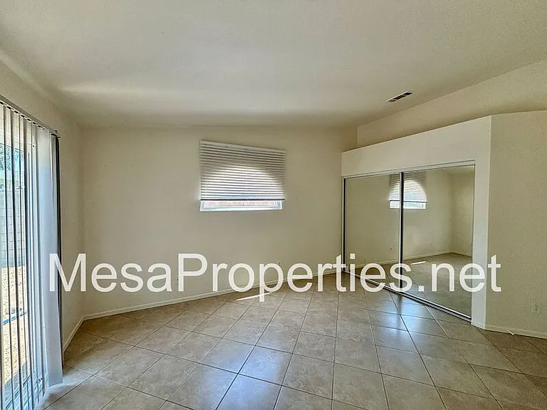 1412 Pace Ct — Photo 14