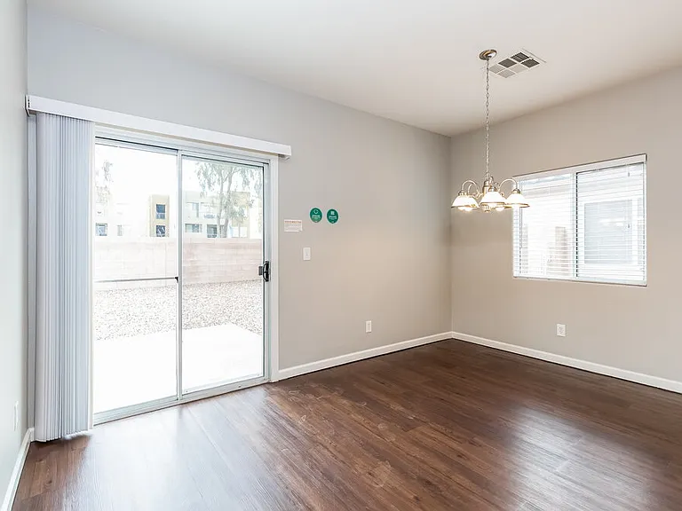 2845 Woodland Park Ave — Photo 6