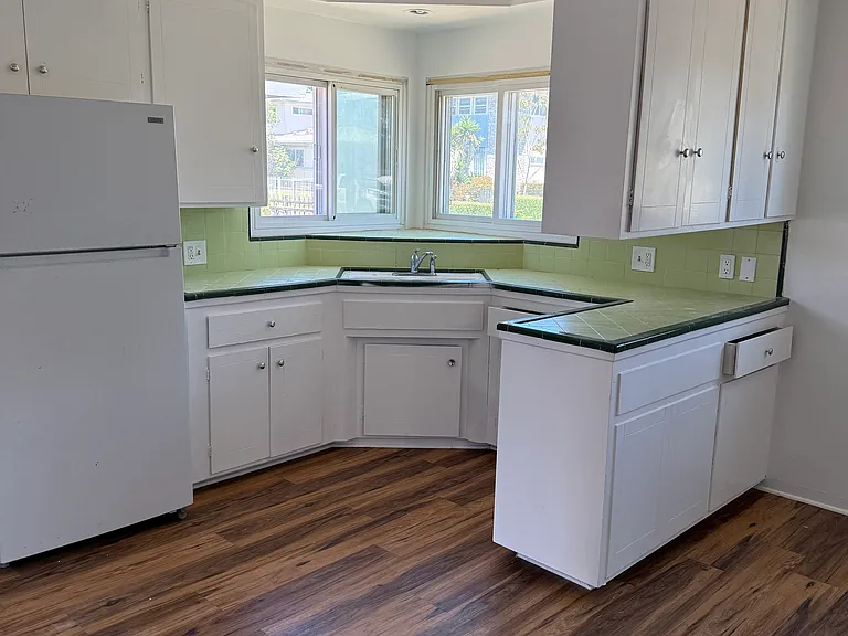 717 Walnut St #1 — Photo 6