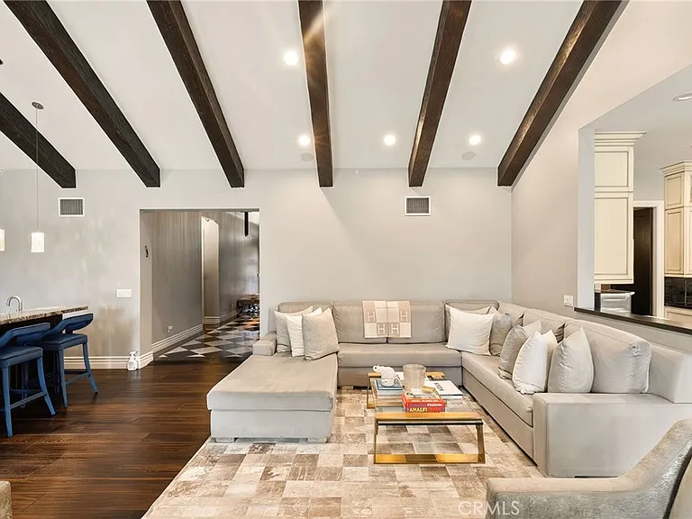 4816 Gloria Ave — Photo 31