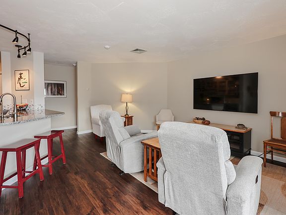 4th image of 28 James Street #66
