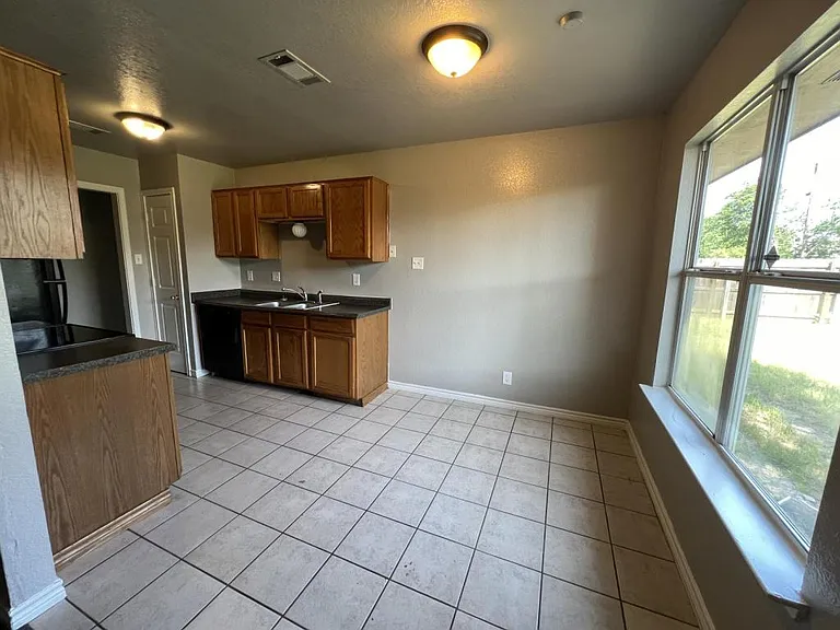 3607 Crescent Dr — Photo 11