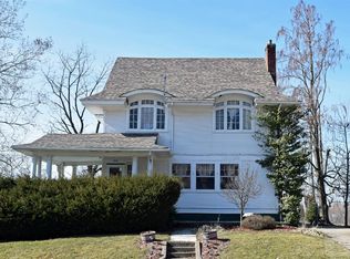 810 W Walnut St, Eldon, IA 52554