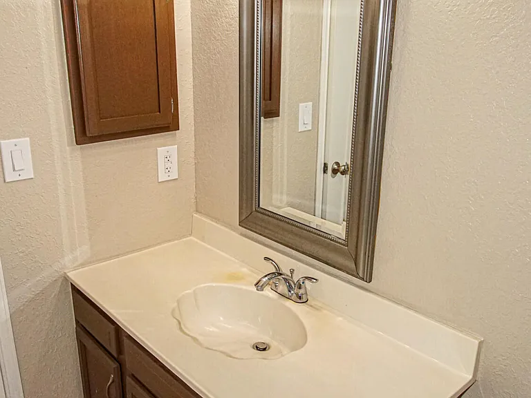 4553 Gen Maloney Cir — Photo 15