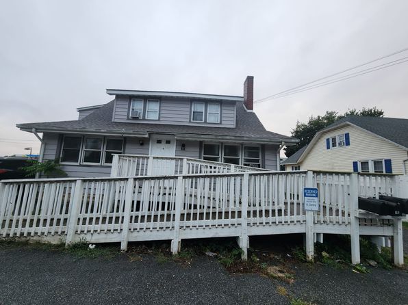 1469 S Governors Ave #1A