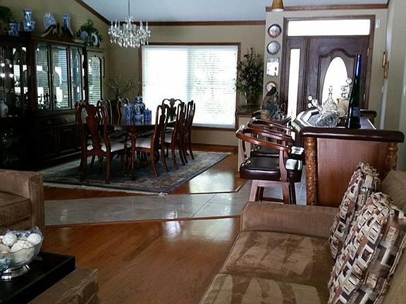 3rd image of 5721 Piney Lane Dr